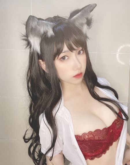 美女校花张开腿让我电影